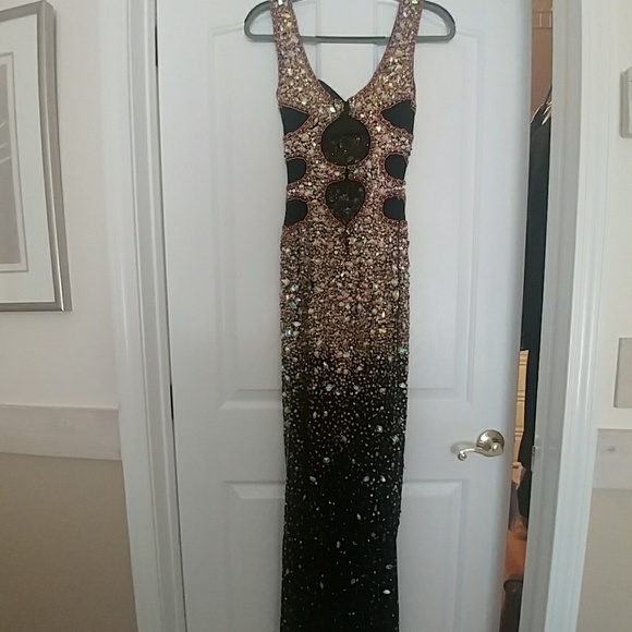Prom gown - Picture 6 of 7